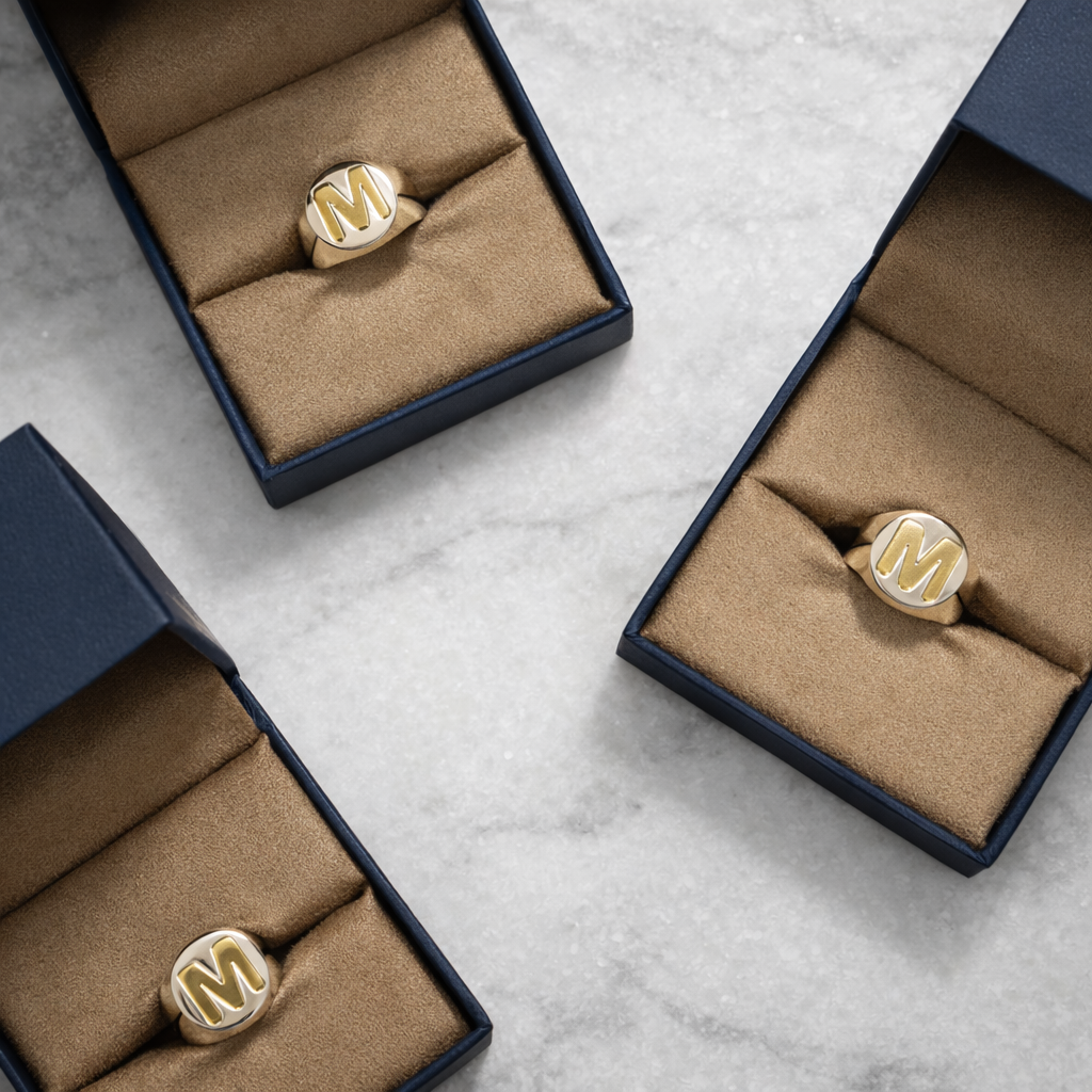 Anel Identidade: Anel de Inicial Personalizável Prata 950 e Ouro 18k