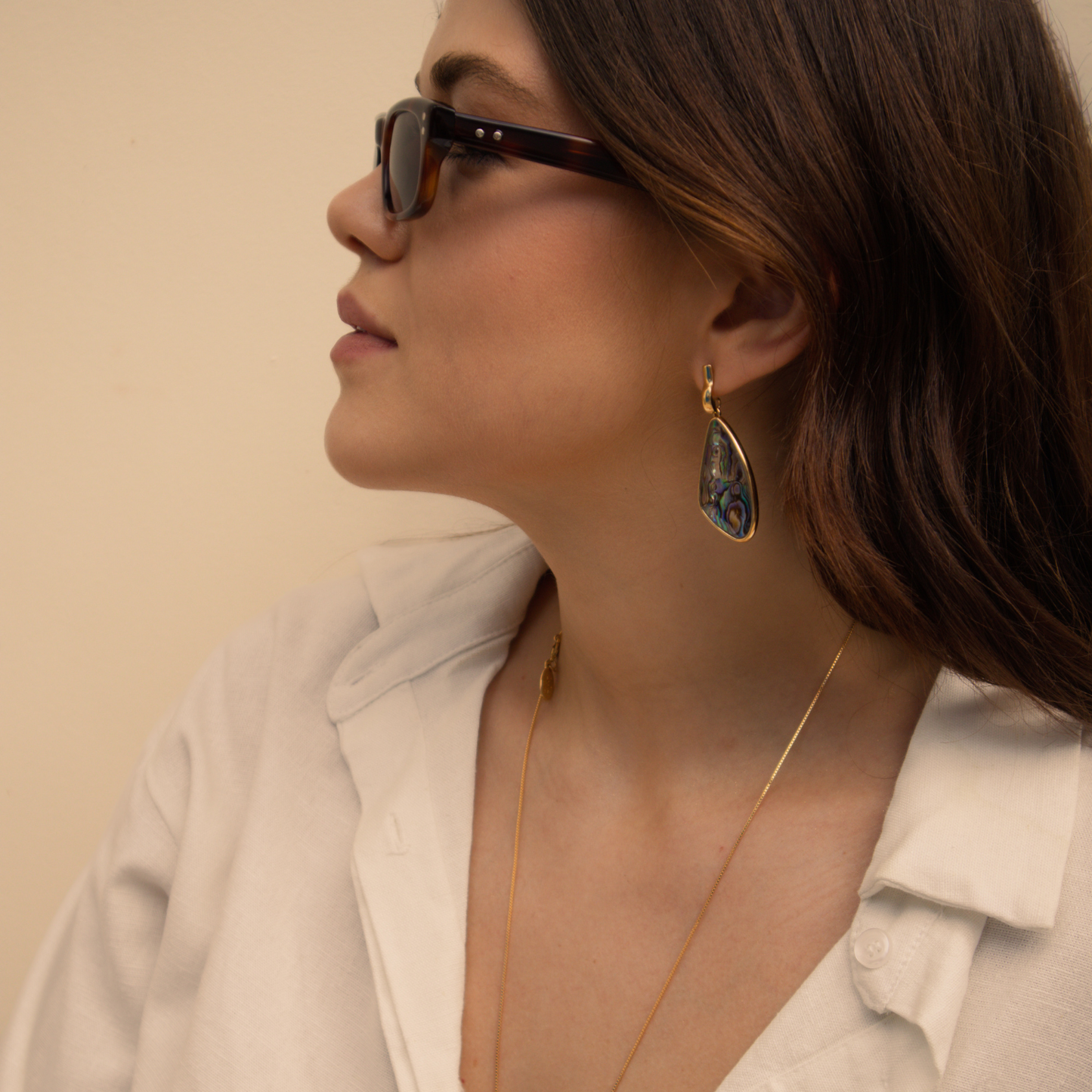 Brinco Coragem Abalone dourado