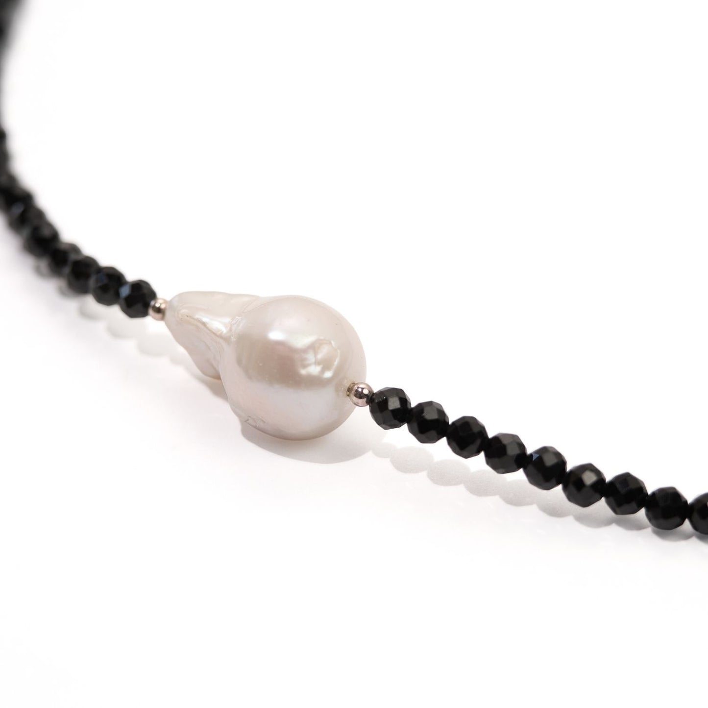 Colar Onix e Pérola Barroca Prata 925